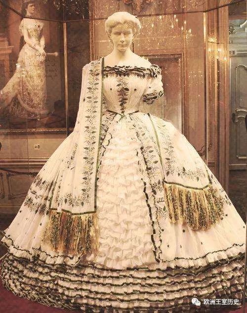 188金宝搏网址十九世纪最伟大的服装设计师高级时装之父查尔斯·沃斯(图8)